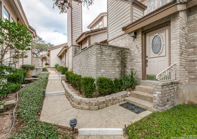 1st image of 11807 Sunburst #403, San Antonio, TX 78230 | MLS# 1930144