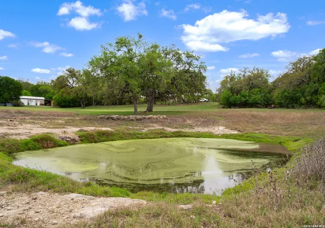 Photo 3 of Sale Pending at 936 County Rd 375, San Antonio, TX 78253 | MLS# 1930162 | Listing updated on 2026-04-27