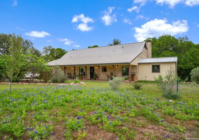 1st image of 936 County Road 375, San Antonio, TX 78253 | MLS# 1930162