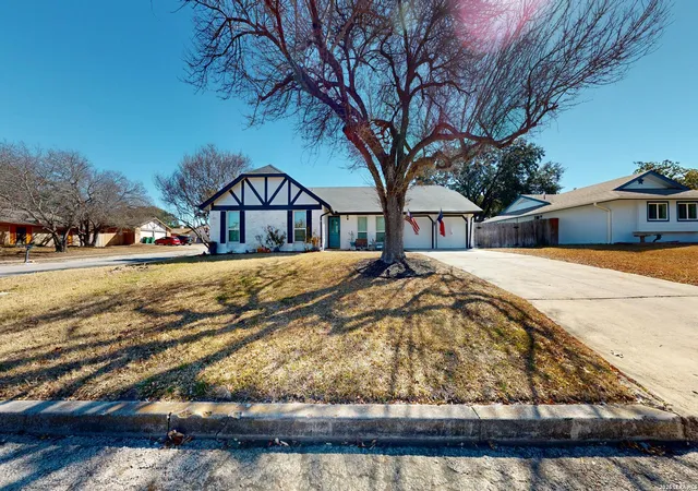 2nd image of 8258 Phoenix, Universal City, TX 78148 | MLS# 1930165