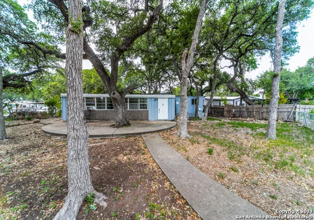 Photo 2 of Manufactured home for sale at 25306 Fahrenthold Cir, San Antonio, TX 78257 | MLS# 1930182 | Listing updated on 2026-01-06
