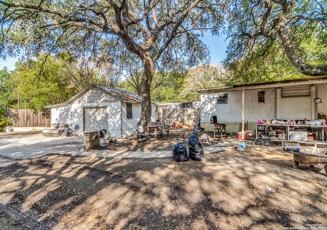 Photo 2 of Manufactured home for sale at 7511 Jamie Wynell Cir, San Antonio, TX 78257 | MLS# 1930187 | Listing updated on 2026-01-06