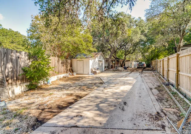 Photo 3 of Manufactured home for sale at 7511 Jamie Wynell Cir, San Antonio, TX 78257 | MLS# 1930187 | Listing updated on 2026-01-06