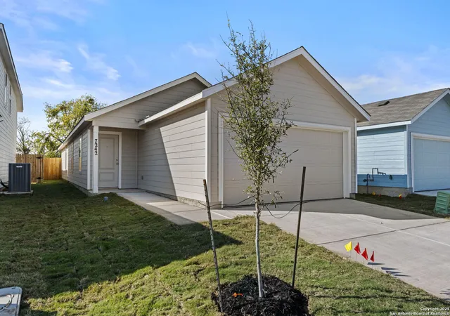 Photo 1 of Sale Pending at 7242 Brownleaf Dr, San Antonio, TX 78227 | MLS# 1930220 | Listing updated on 2026-08-06