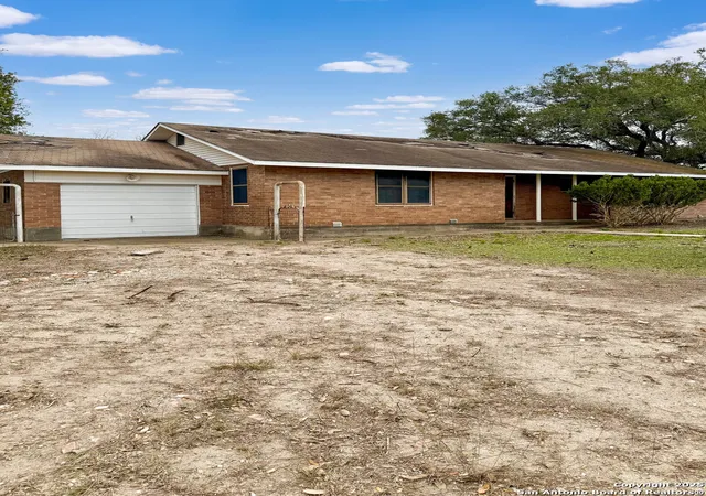 Photo 1 of Single family home for sale at 6462 Fm 1144, Hobson, TX 78117 | MLS# 1930224 | Listing updated on 2026-09-03