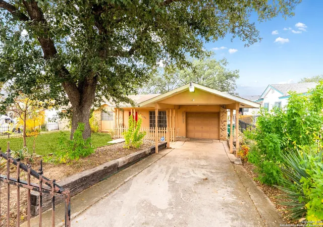 Photo 2 of Sale Pending at 2815 Big Horn Dr, San Antonio, TX 78228 | MLS# 1930237 | Listing updated on 2026-02-05