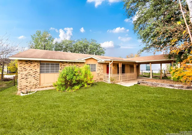 Photo 3 of Sale Pending at 2815 Big Horn Dr, San Antonio, TX 78228 | MLS# 1930237 | Listing updated on 2026-02-05