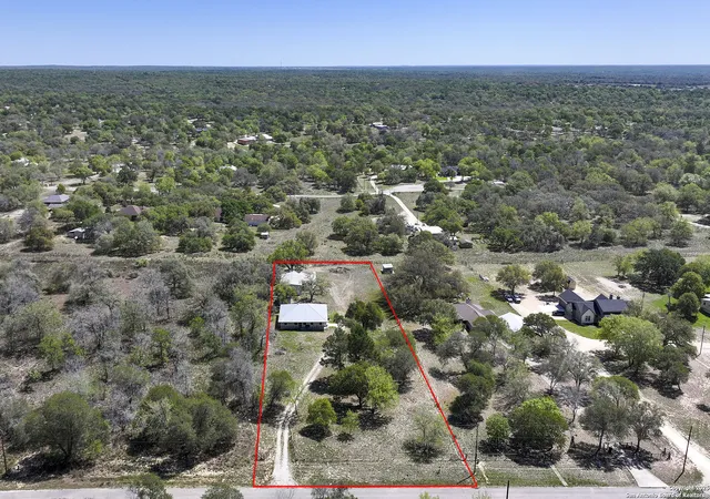Photo 2 of Sale Pending at 904 Eagle Crk, Floresville, TX 78114 | MLS# 1930254 | Listing updated on 2026-01-20