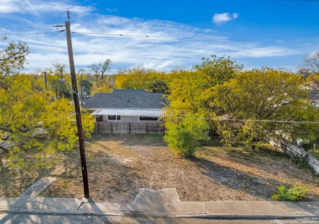 Photo 1 of Land for sale at 815 S Pine St, San Antonio, TX 78210 | MLS# 1930302 | Listing updated on 2026-08-11