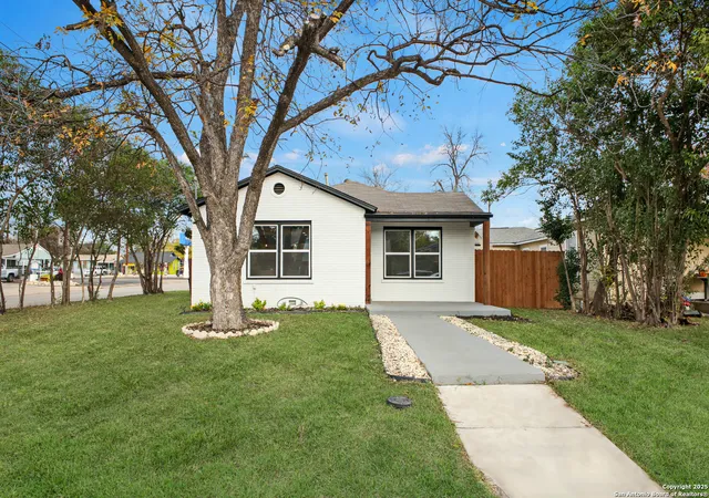 Homes for sale in San Antonio, TX | 1555 W Lullwood, San Antonio, TX 78201 | MLS# 1930308
