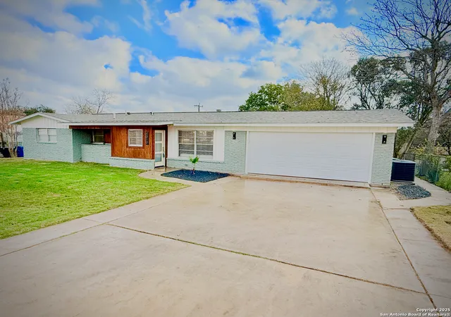 Photo 3 of Single family home for sale at 4010 Loop 410, San Antonio, TX 78229 | MLS# 1930345 | Listing updated on 2026-03-09