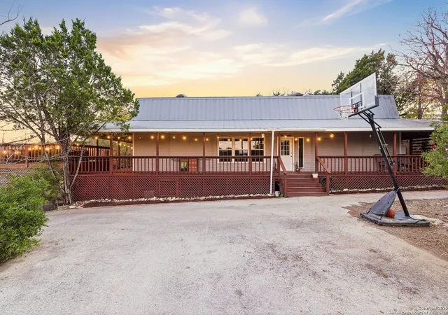 Photo 3 of Single family home for sale at 411 Lake Park, Canyon Lake, TX 78133 | MLS# 1930354 | Listing updated on 2026-01-28
