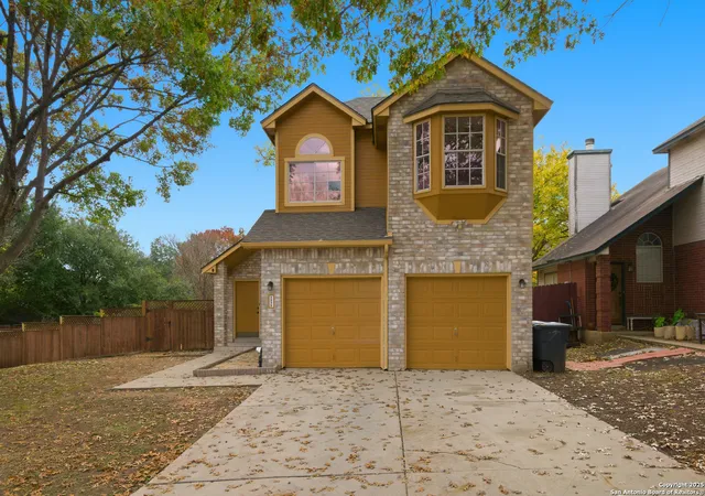 Photo 1 of Sale Pending at 5886 Spring Sq, San Antonio, TX 78247 | MLS# 1930401 | Listing updated on 2026-01-04