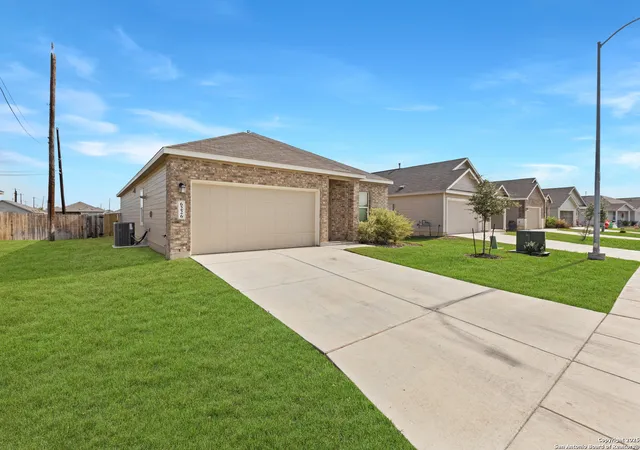 Photo 3 of Single family home for sale at 6226 Fallow, San Antonio, TX 78252 | MLS# 1930444 | Listing updated on 2026-03-16