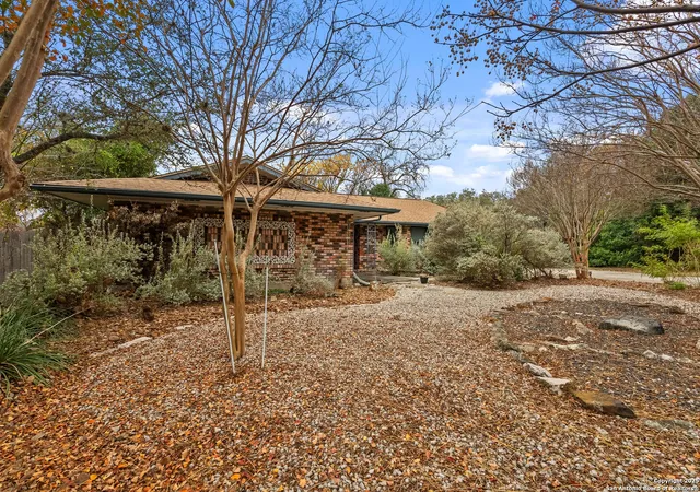 Photo 3 of Sale Pending at 1438 Grey Oak, San Antonio, TX 78213 | MLS# 1930473 | Listing updated on 2026-05-01