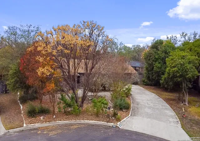 Photo 4 of Sale Pending at 1438 Grey Oak, San Antonio, TX 78213 | MLS# 1930473 | Listing updated on 2026-05-01