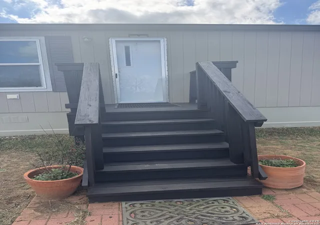 Photo 2 of Manufactured home for sale at 2605 County Road 101, Floresville, TX 78114 | MLS# 1930482 | Listing updated on 2026-01-26