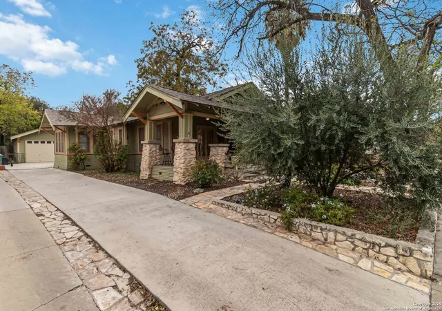 Photo 4 of Single family home for sale at 211 Lindell, San Antonio, TX 78212 | MLS# 1930485 | Listing updated on 2026-06-29