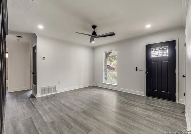 Photo 2 of Single family home for sale at 11915 Los Cerros, San Antonio, TX 78233 | MLS# 1930521 | Listing updated on 2026-01-21