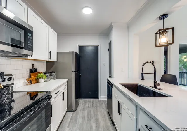 Photo 3 of Single family home for sale at 11915 Los Cerros, San Antonio, TX 78233 | MLS# 1930521 | Listing updated on 2026-01-21