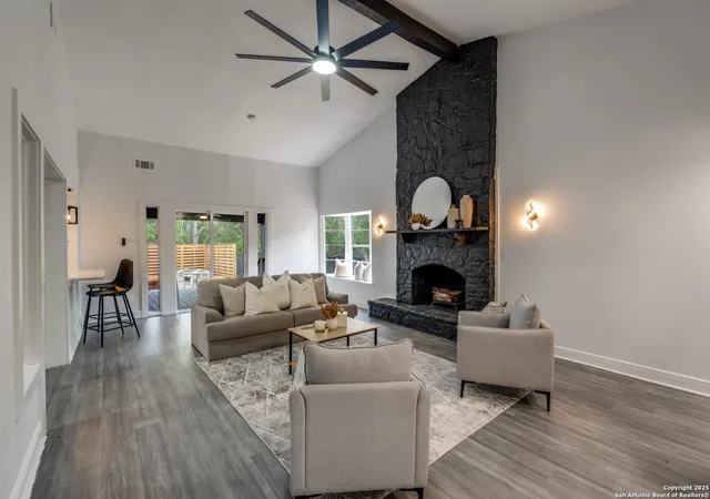 Photo 4 of Single family home for sale at 11915 Los Cerros, San Antonio, TX 78233 | MLS# 1930521 | Listing updated on 2026-01-21