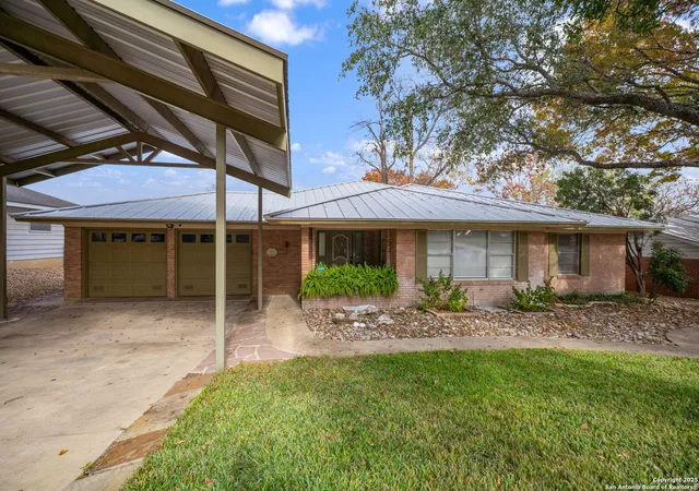 Photo 3 of Sale Pending at 3827 Longridge Dr, San Antonio, TX 78228 | MLS# 1930547 | Listing updated on 2026-01-27