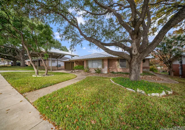 Photo 3 of Sale Pending at 3827 Longridge Dr, San Antonio, TX 78228 | MLS# 1930547 | Listing updated on 2026-01-27
