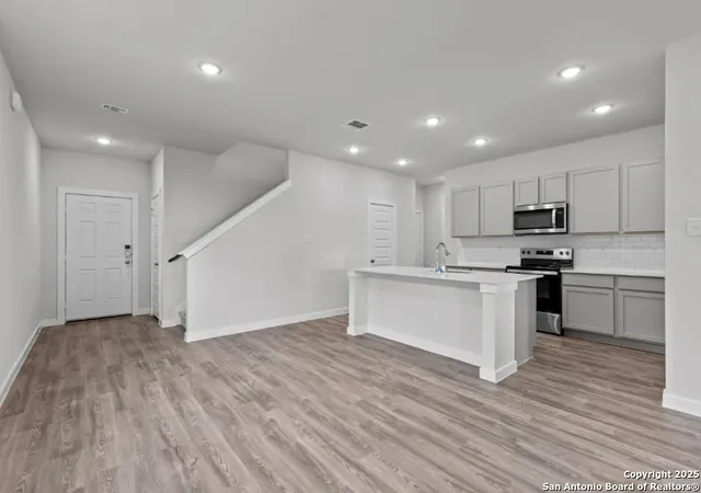 5th image of 9031 Sand Dune Vis, San Antonio, TX 78222 | MLS# 1930559