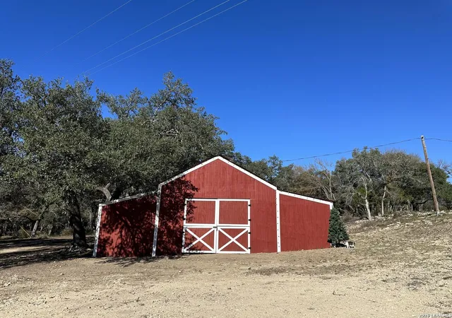 3rd image of 543 Narrows, Blanco, TX 78606 | MLS# 1930593