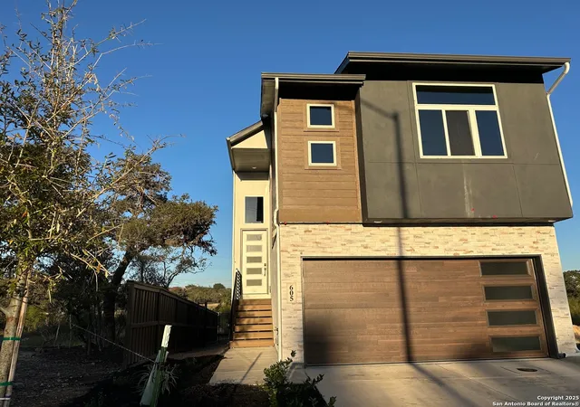 Photo 2 of Sale Pending at 20675 Huebner Rd Unit 605, San Antonio, TX 78258 | MLS# 1930595 | Listing updated on 2025-12-30