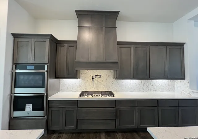 Photo 3 of Sale Pending at 527 Corwin Springs, Cibolo, TX 78108 | MLS# 1930634 | Listing updated on 2026-04-13