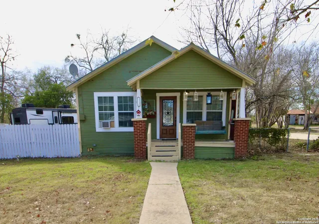 Photo 1 of Single family home for sale at 15132 Magnolia, Lytle, TX 78052 | MLS# 1930721 | Listing updated on 2026-01-14