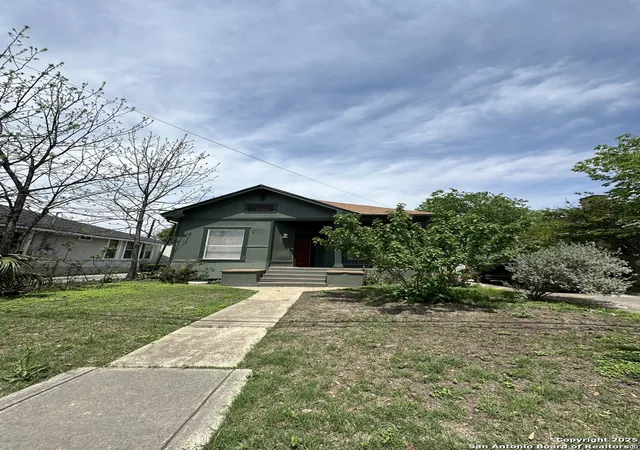 Photo 2 of Single family home for sale at 311 E Ashby Pl, San Antonio, TX 78212 | MLS# 1930749 | Listing updated on 2026-09-05