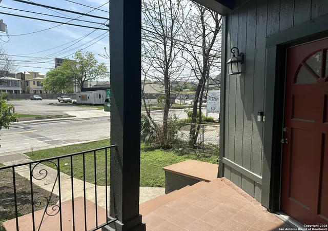 Photo 4 of Single family home for sale at 311 E Ashby Pl, San Antonio, TX 78212 | MLS# 1930749 | Listing updated on 2026-09-05