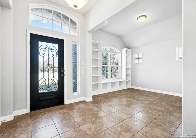 Photo 3 of Single family home for sale at 420 Bee Caves Cv, Cibolo, TX 78108 | MLS# 1930760 | Listing updated on 2026-02-13