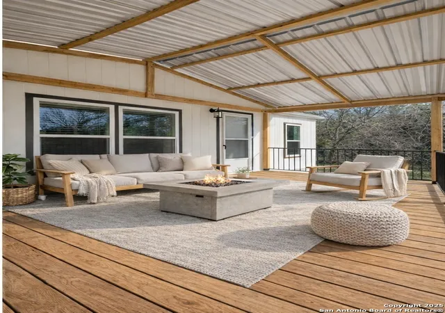 Photo 3 of Sale Pending at 563 Oak Trl, Canyon Lake, TX 78133 | MLS# 1930797 | Listing updated on 2026-04-15