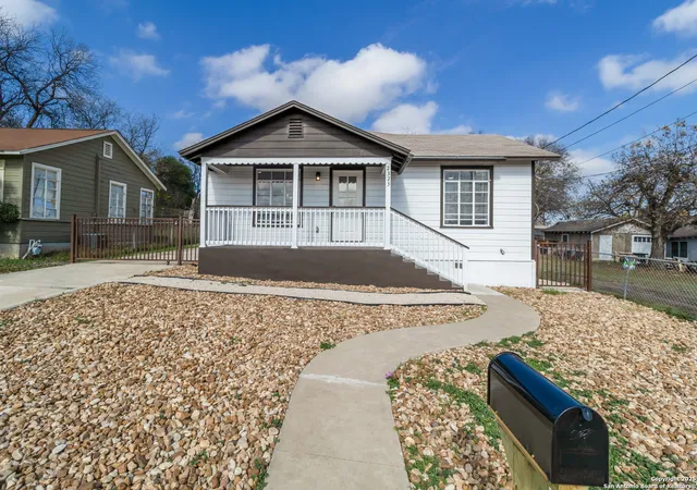 Homes for sale in San Antonio, TX | 2323 E Crockett, San Antonio, TX 78202 | MLS# 1930824