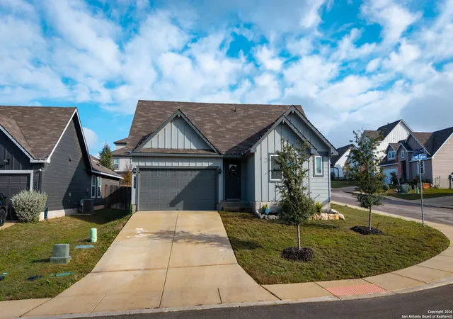 Photo 3 of Single family home for sale at 5627 Jewel Curve, San Antonio, TX 78266 | MLS# 1930874 | Listing updated on 2026-01-12