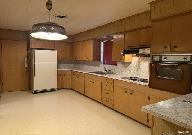 4th image of 1924 Garner Field, Uvalde, TX 78801 | MLS# 1930891
