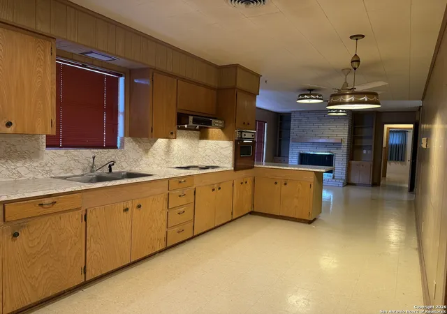 5th image of 1924 Garner Field, Uvalde, TX 78801 | MLS# 1930891