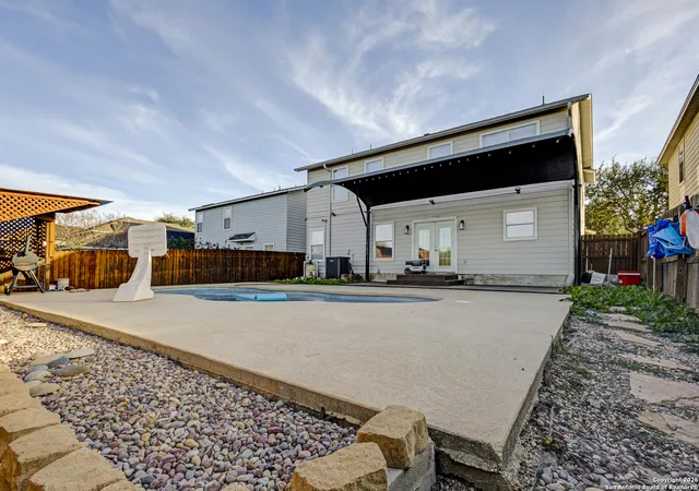 Photo 2 of Sale Pending at 1418 Sunbend, San Antonio, TX 78224 | MLS# 1930895 | Listing updated on 2026-03-16