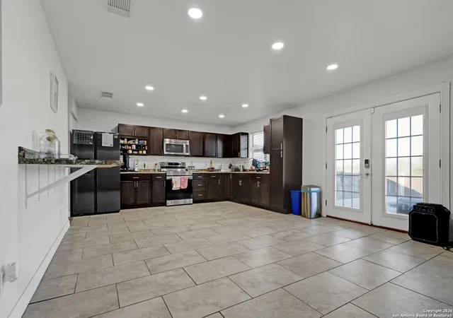 Photo 4 of Sale Pending at 1418 Sunbend, San Antonio, TX 78224 | MLS# 1930895 | Listing updated on 2026-03-16