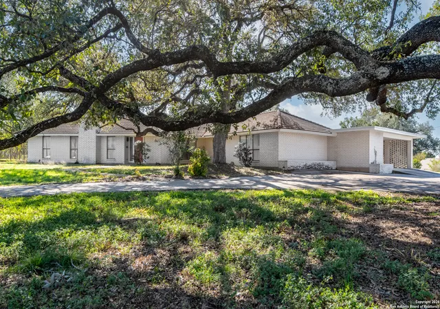 Photo 3 of Sale Pending at 609 Rudeloff, Seguin, TX 78155 | MLS# 1930916 | Listing updated on 2026-02-11