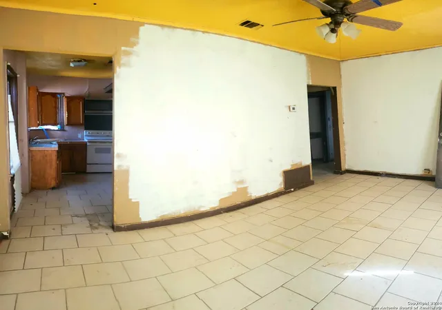 5th image of 416 Peacock Ave, San Antonio, TX 78201 | MLS# 1930969