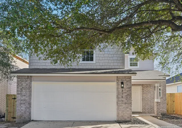 Photo 3 of Single family home for sale at 6210 Outlook, San Antonio, TX 78233 | MLS# 1931041 | Listing updated on 2026-05-01