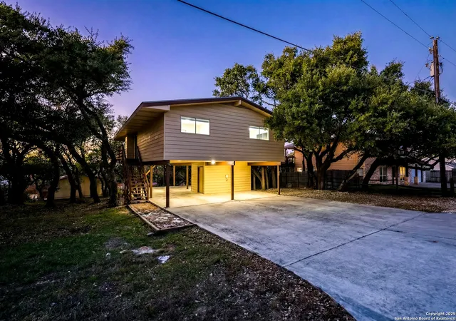 Photo 1 of Sale Pending at 423 Carpenter Dr, Canyon Lake, TX 78133 | MLS# 1931058 | Listing updated on 2026-01-23