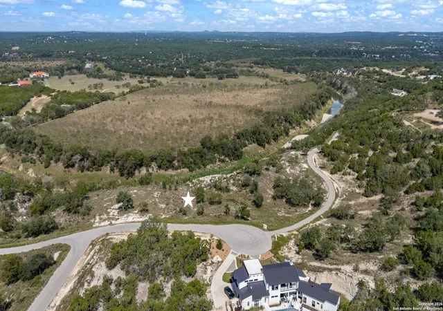 Photo 4 of Land for sale at 933 Blueridge Vw, Canyon Lake, TX 78133 | MLS# 1931064 | Listing updated on 2026-06-19