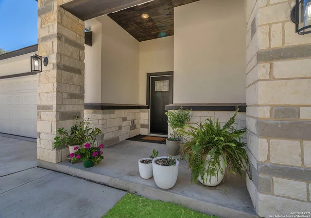 Photo 3 of Single family home for sale at 348 Fawn, Spring Branch, TX 78070 | MLS# 1931091 | Listing updated on 2026-05-18