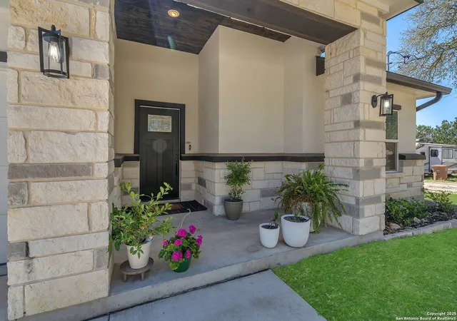 Photo 4 of Single family home for sale at 348 Fawn, Spring Branch, TX 78070 | MLS# 1931091 | Listing updated on 2026-05-18