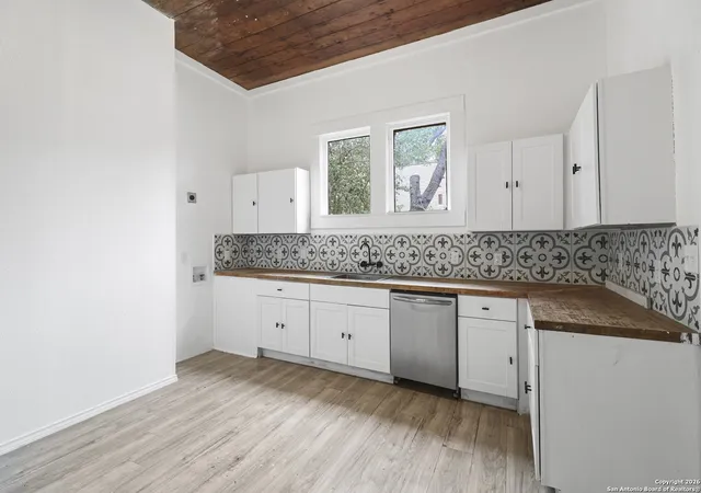 2nd image of 2106 Saunders, San Antonio, TX 78207 | MLS# 1931188